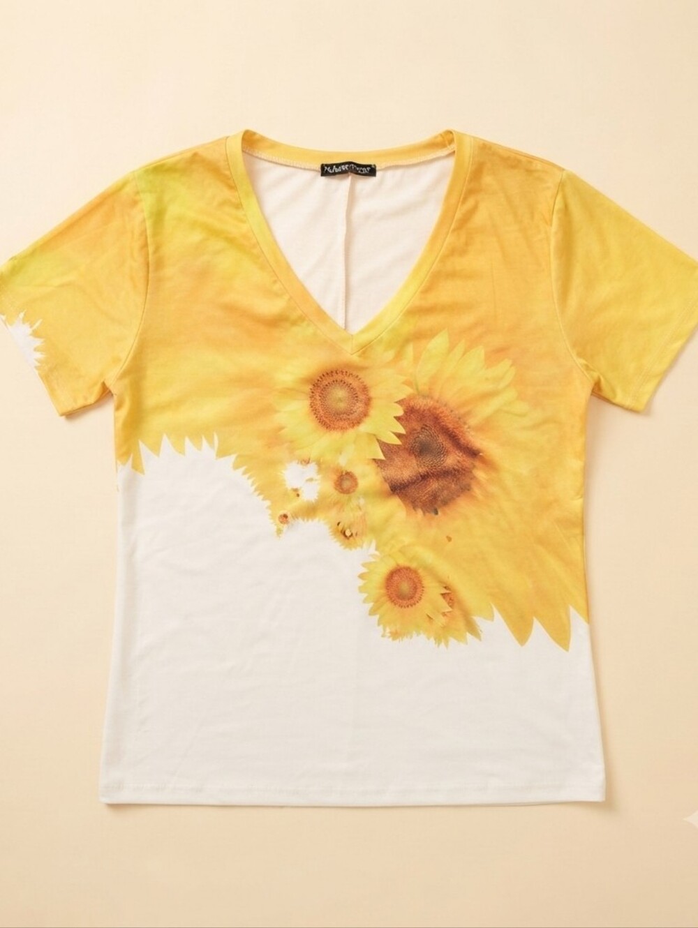 Noracora Women's Sunflower Graphic Tee Short Sleeve V-Neck Yellow White Size S